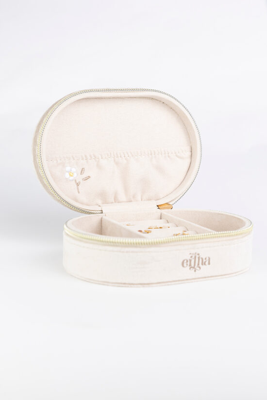 Mrs Ertha AURA JEWLERY BOX